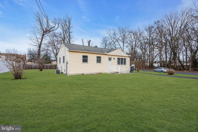 109 Harvard Ave Westville, NJ 08093