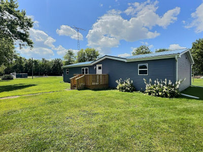 306 S Chestnut St Earl Park, IN 47942