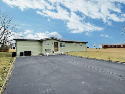 315 W Railroad St Kentland, IN 47951