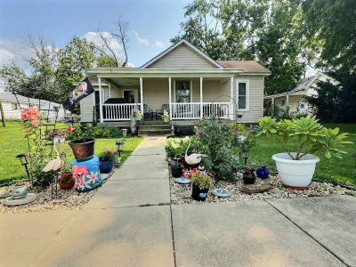 103 W Goss St Kentland, IN 47951