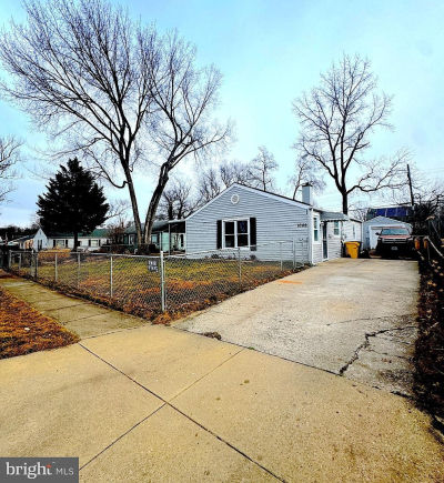 1046 Thomas Rd Glen Burnie, MD 21060