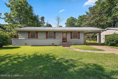 1015 Linden Dr Kosciusko, MS 39090