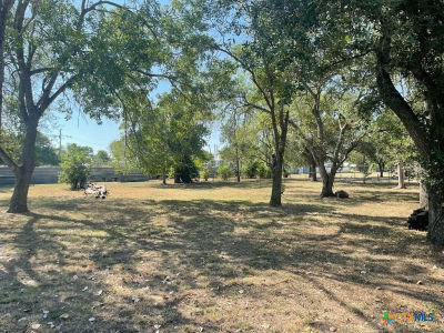 1125 San Marcos Hwy Luling, TX 78648