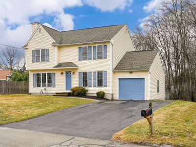2 Freshwater Ct Nashua, NH 03060