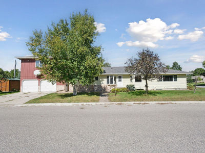 612 S 11th St Olivia, MN 56277