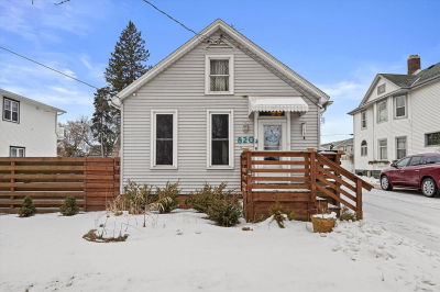 820 N 8th St Manitowoc, WI 54220