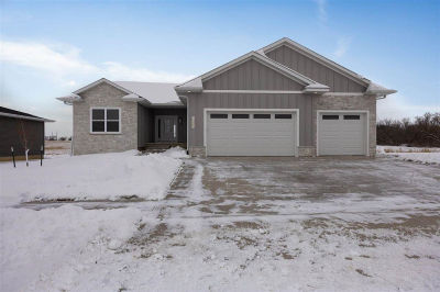 1525 3rd St SW Mount Vernon, IA 52314
