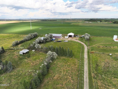 N 3744 Roughrider Ln Mandan, ND 58554