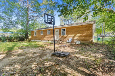 3161 45th St Meridian, MS 39305