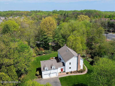 4 Takolusa Dr Holmdel, NJ 07733