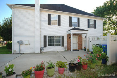 96 Brewster Cir Old Bridge, NJ 08857