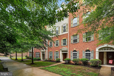 2621 Eastbourne Dr Woodbridge, VA 22191