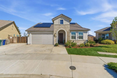 1104 Basalt Dr Los Banos, CA 93635