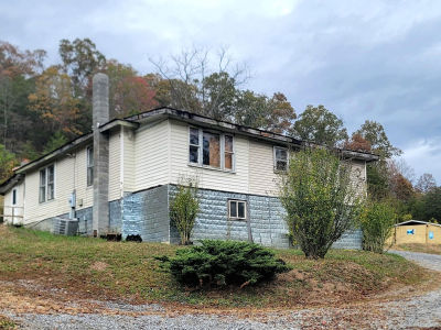 1945 St Route 3&12 Hinton, WV 25951