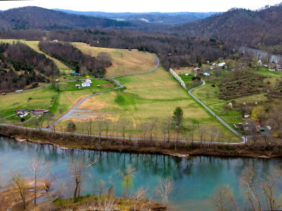 18 Outwest Ln Hinton, WV 25951