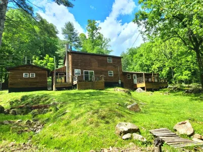 927 Bluestone River Rd Jumping Branch, WV 25969