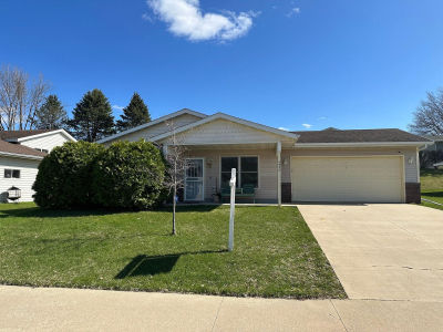4552 Manor Brook Dr NW Rochester, MN 55901