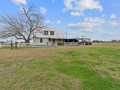 763 Upper Elgin River Rd Elgin, TX 78621