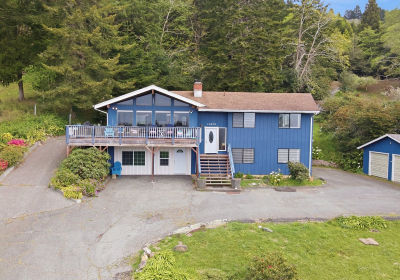 15629 Pelican Bay Dr Brookings, OR 97415