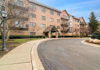 20 Trafalgar Sq Unit 401 Lincolnshire, IL 60069