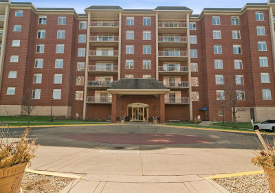8340 Callie Ave Unit 402 Morton Grove, IL 60053