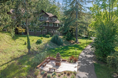 2264 Green Hill Rd Sebastopol, CA 95472