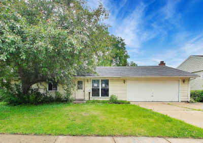 619 Parkside Cir Streamwood, IL 60107