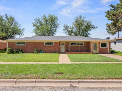 1214 E Buckley St Brownfield, TX 79316