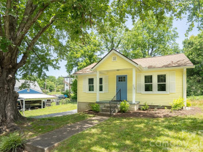 250 Oakdale St Brevard, NC 28712