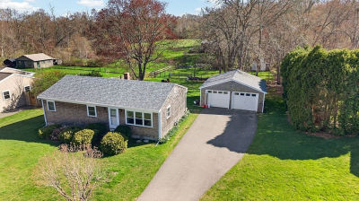 51 Holly Ln Westport, MA 02790