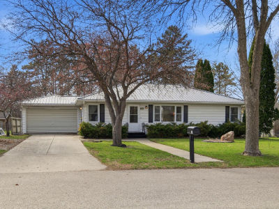 819 N Ramsey Ave Litchfield, MN 55355