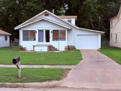 406 E 5th Ave Winfield, KS 67156
