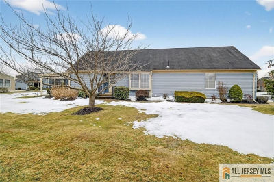 17 George Washington Dr Monroe Township, NJ 08831