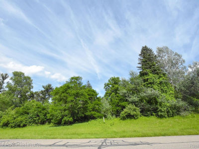 35 Shannon Glen Dr Fenton, MI 48430