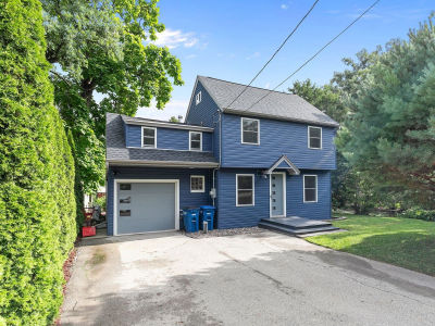 2084 S Point Comfort Rd Oshkosh, WI 54902