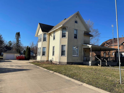 304 E Water St Fayette, IA 52142