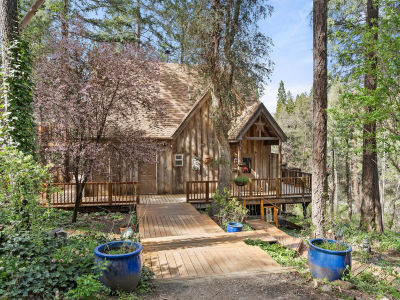 1584 Yale Creek Rd Jacksonville, OR 97530