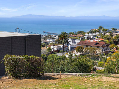 445 Lupine Way Ventura, CA 93001