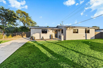 17121 NW 82nd Ave Hialeah, FL 33015