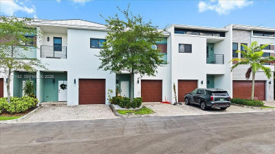 808 NW 44th Ter Plantation, FL 33317