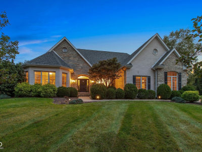 999 Box Turtle Ct Columbus, IN 47201