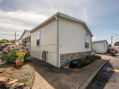 97940 W Benham Ln APT 4 Brookings, OR 97415