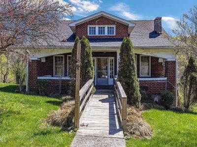 41144 W Morgan Ave Pennington Gap, VA 24277