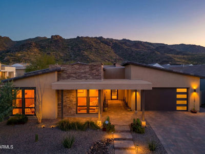 1353 E Paseo Way Phoenix, AZ 85042