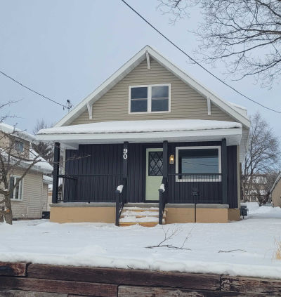 90 6th Street, Clintonville, WI, USA