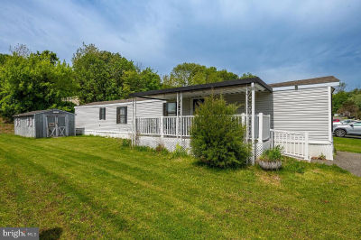 74 Southwick Dr Hereford, PA 18056