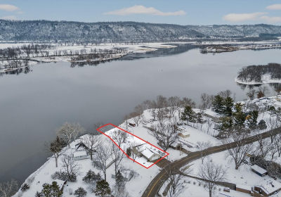 68014 County Road 76 Wabasha, MN 55981