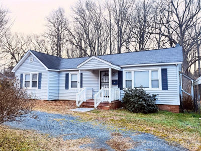 833 Dennis St Troy, NC 27371