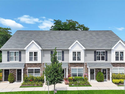 132 Weatherby Ln UNIT 132 Central Islip, NY 11722
