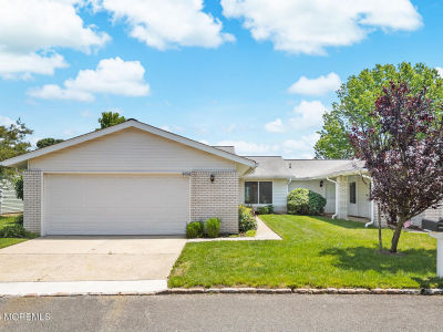 442 Dahlia Plz #442A Monroe Township, NJ 08831